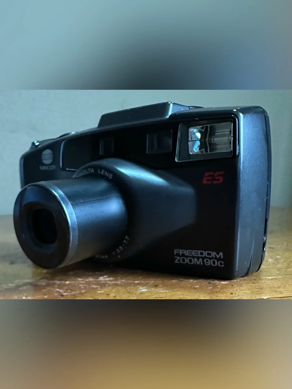 Minolta ES Freedom Zoom 90C Point & Shoot 35mm Camera w/ 38-90mm 1:3.5-7.7 Lens